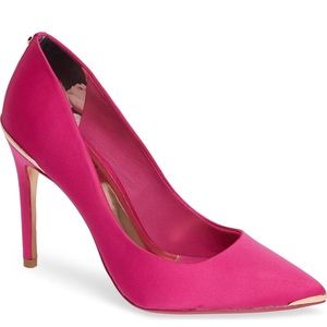 Ted Baker London size 42 d Baker
Women's Izibela Pointed-Toe Pumps